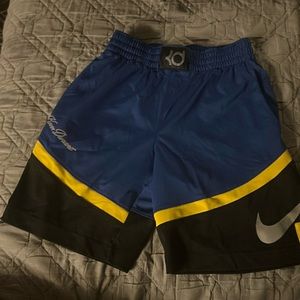 Boys Nike KD drifting athletic shirt size 8/10